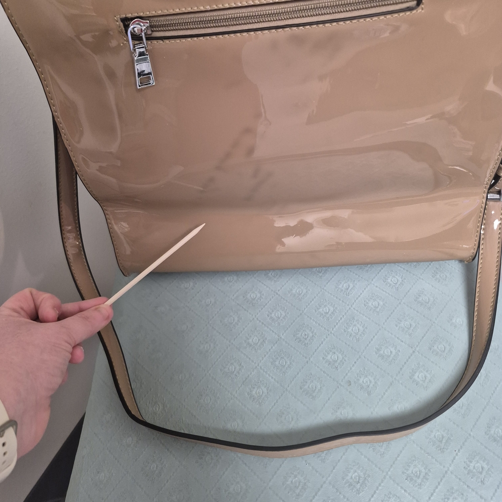 Elegant Tan Patent Leather Tote Bag - Picture 6 of 16
